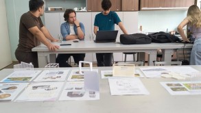 Alunos do 4º semestre do curso de Bacharelado em Arquitetura e Urbanismo apresentam estudos envolvendo a temática da Arquitetura Modular. Alunos do 4º semestre do curso de Bacharelado em Arquitetura e Urbanismo apresentam…