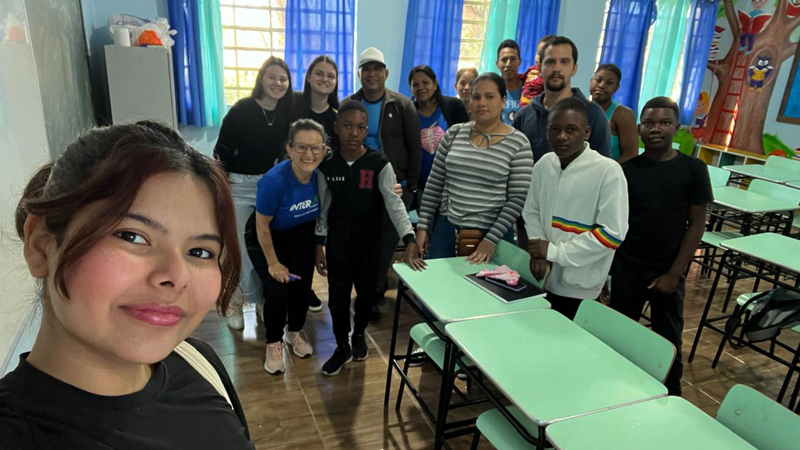 Ações do projeto são desenvolvidas aos sábados na Escola Municipal Gildo Castelarin