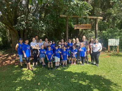 Trilha da Figueira recebe crianças atendidas pela AME+