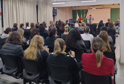 Puberdade, as transformações do corpo e os desafios em cada estágio do desenvolvimento foi tema de palestra no IFFar Campus Santa Rosa.
