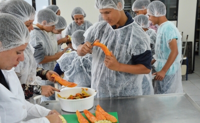 Projeto de extensão promove a alimentação saudável a estudantes da rede pública de São Vicente do Sul