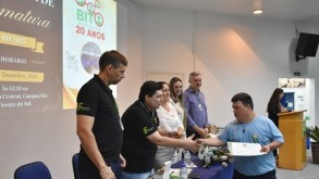 Estudantes recebem certificados pela participação no Projeto “BIT de Inserção Social” Estudantes recebem certificados pela participação no Projeto “BIT de Inserção Social”